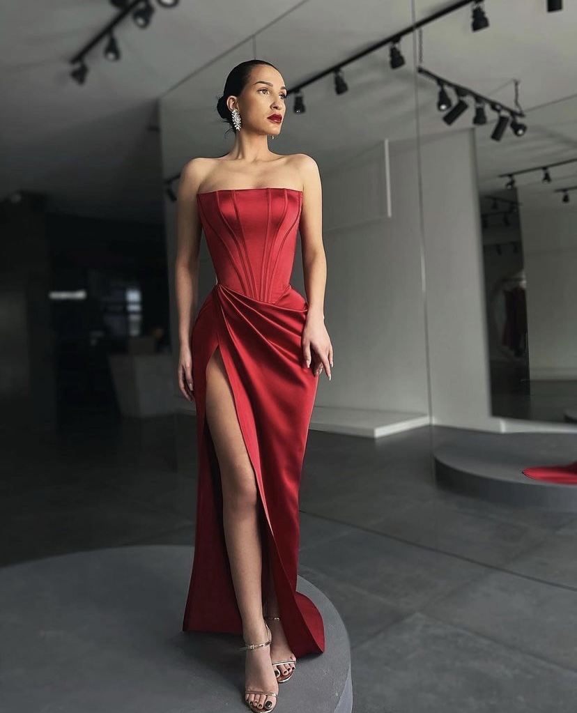 RED CORSET GOWN – DDMINE